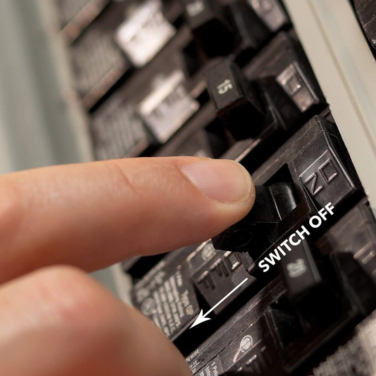 how to reset a circuit breaker