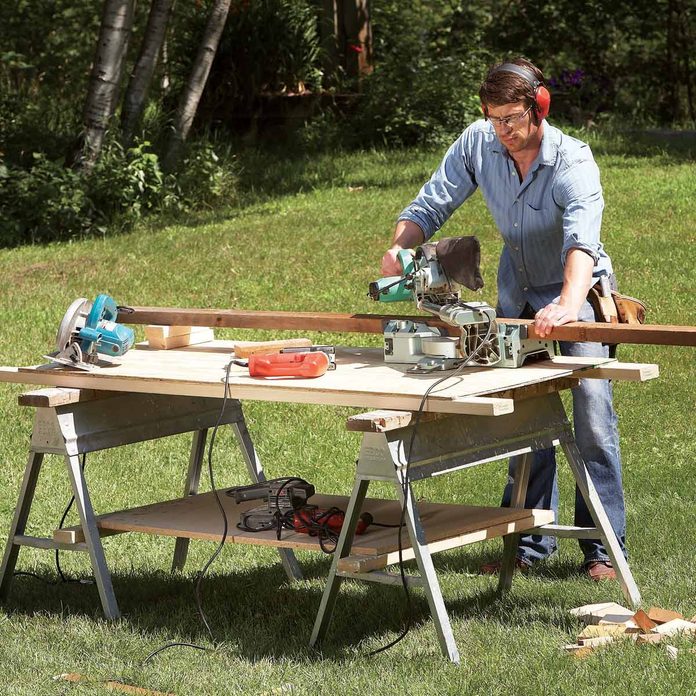 FH08NOV_493_08_036-1200 sawhorse tips
