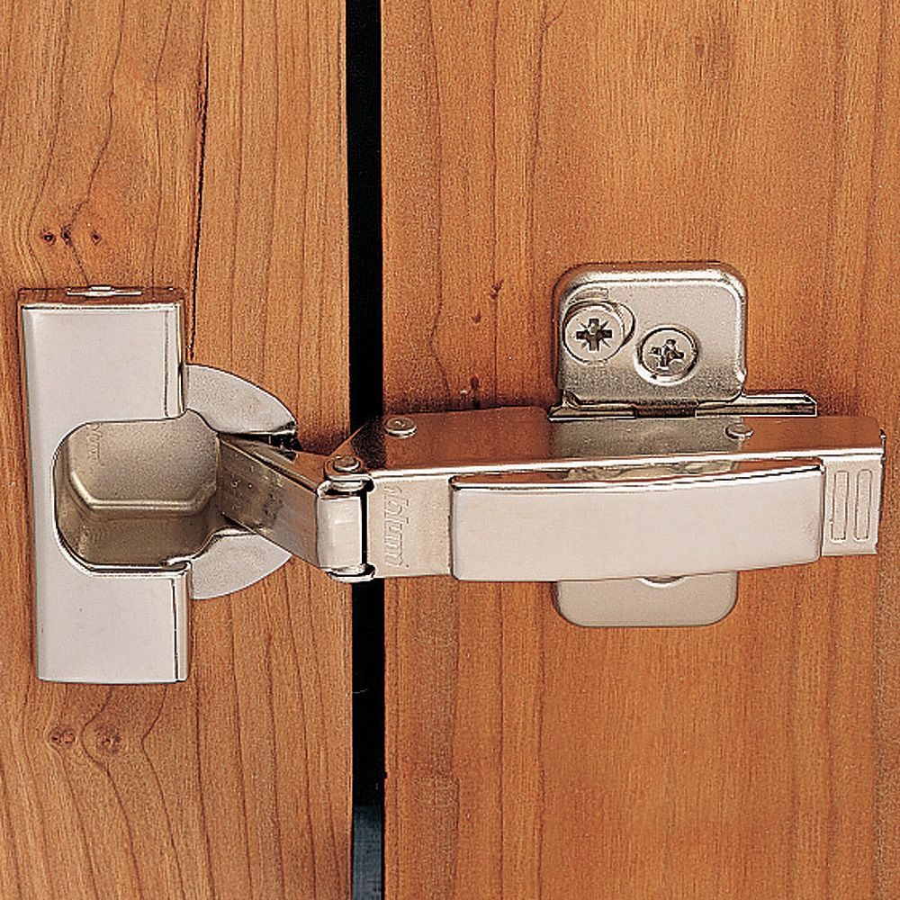 Half overlay hinge