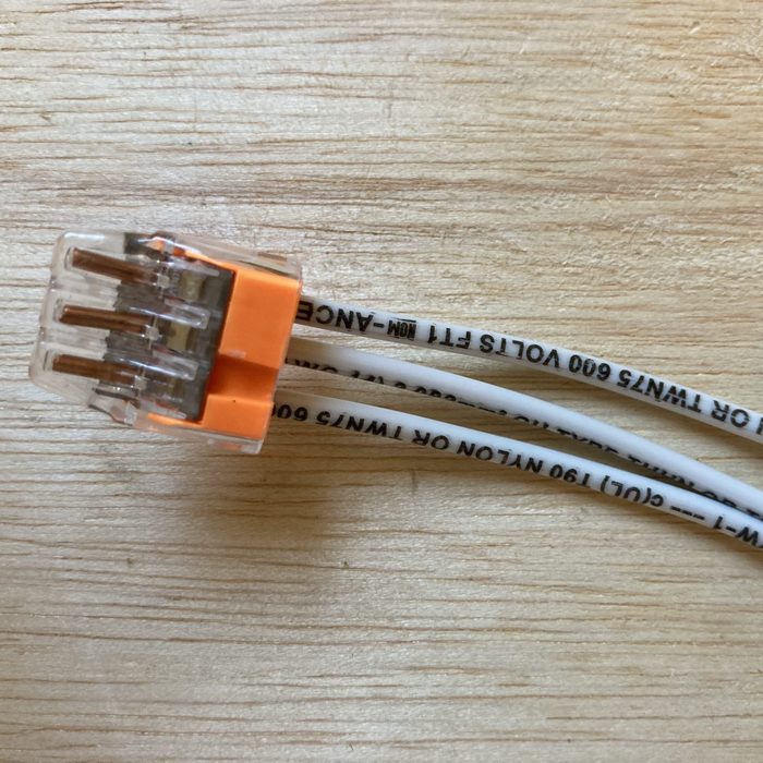 white and grey wires