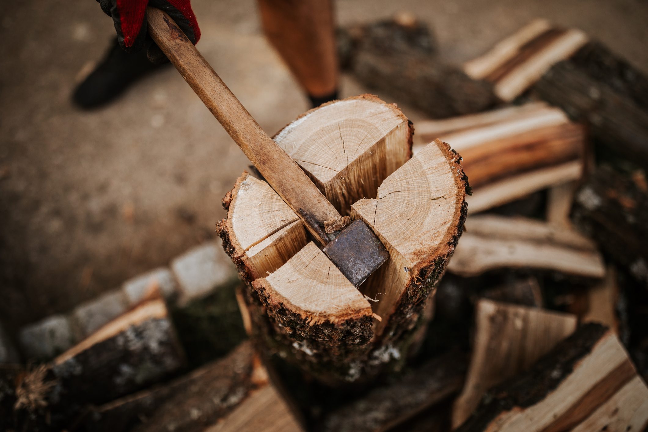 4 Great Techniques on How to Split Wood