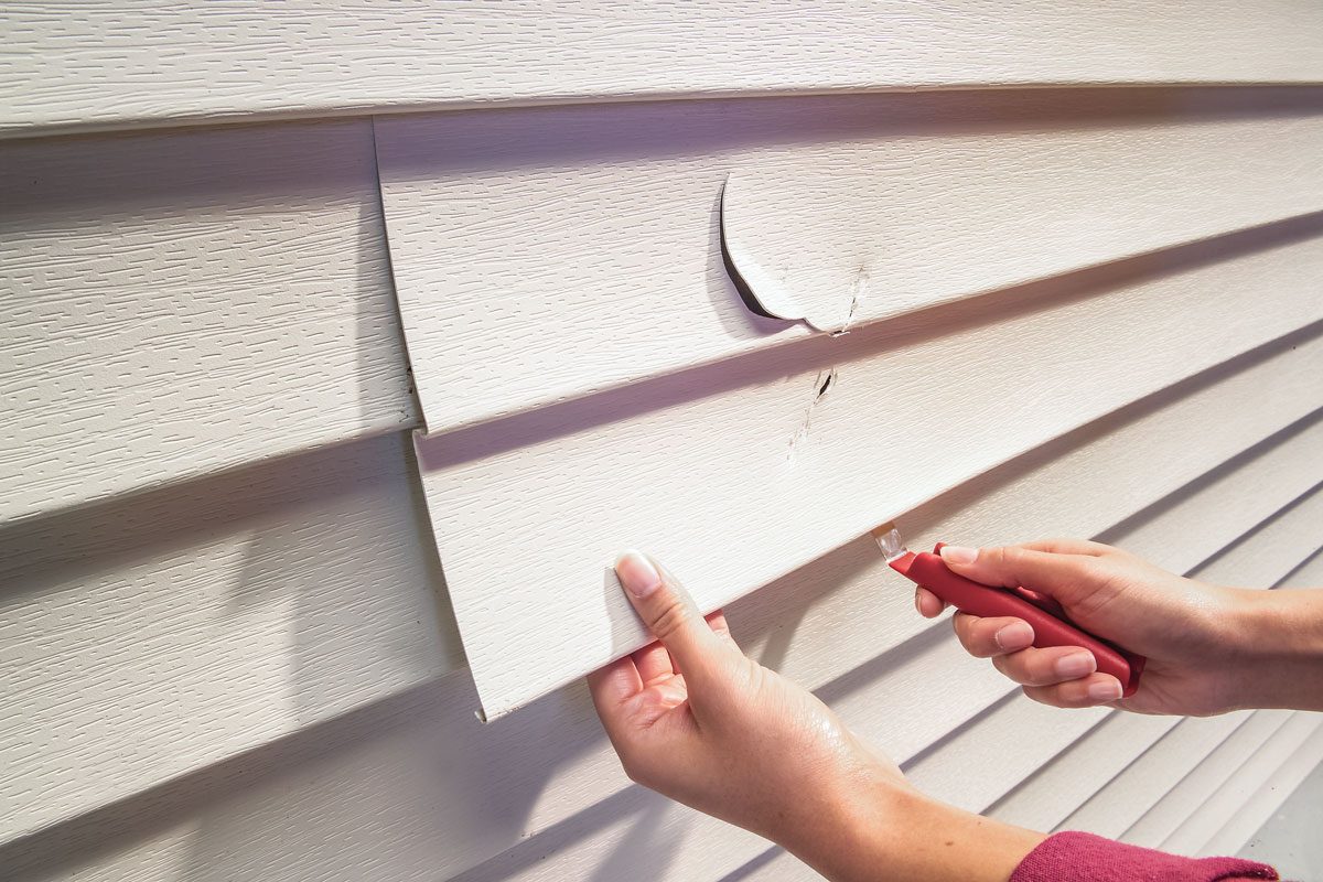 A Full Guide to Replacing Vinyl Siding