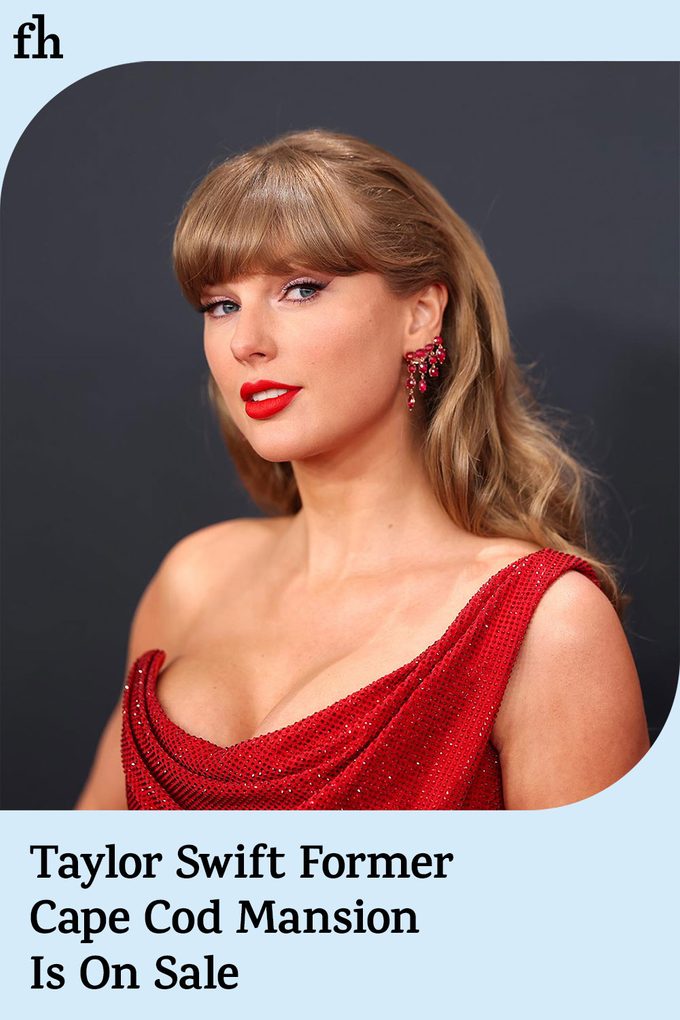 Taylor Swift Long Pin